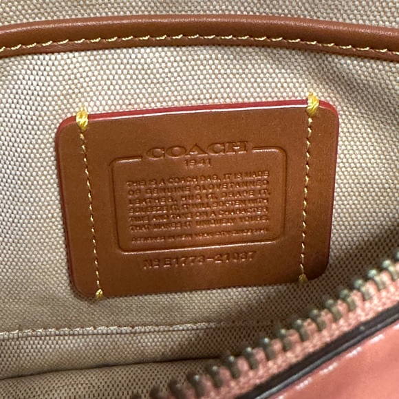 Coach 1941 Crossbody in peach lambskin - Picture 2 of 2